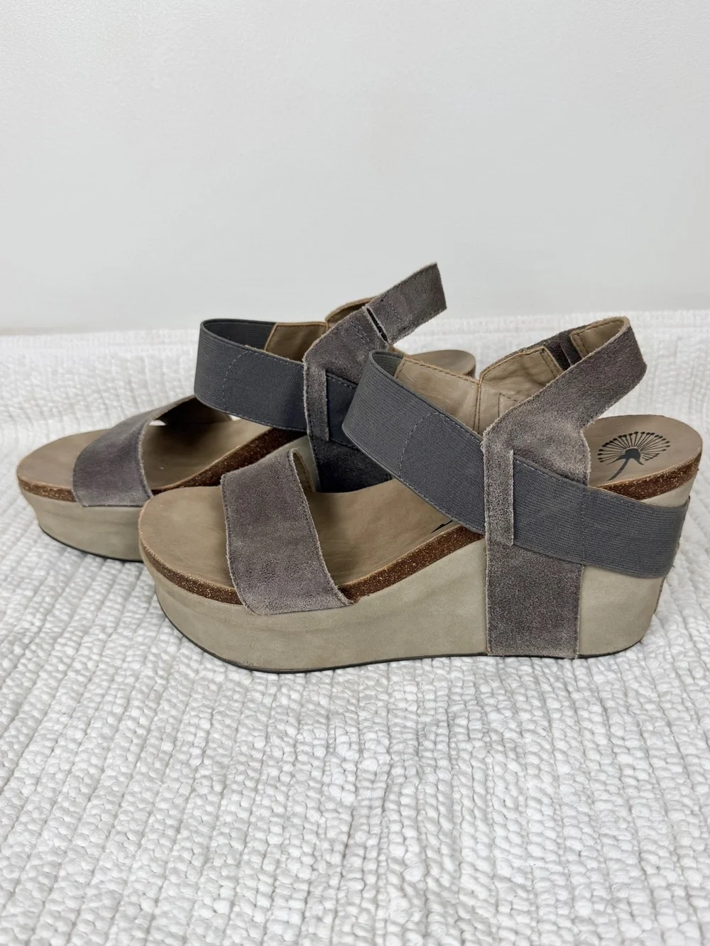 OTBT Bushnell Leather Platform Wedge Sandals Sz 9.5 Comfortable Heals